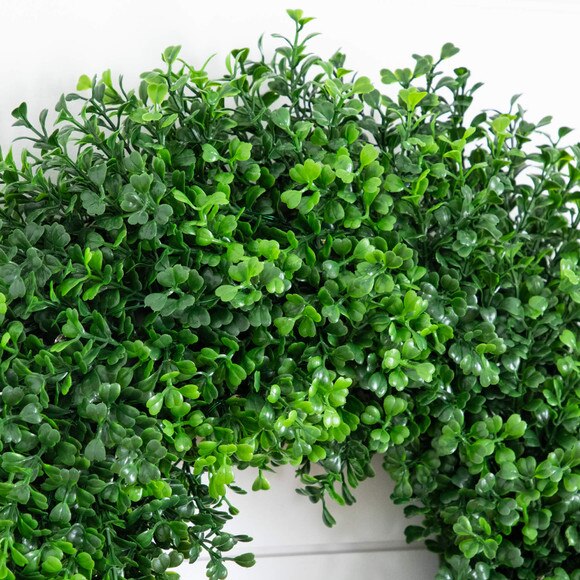 18-in Pre-Lit Artificial Boxwood Wreath with 25 Warm White LED Lights - SKU #W1386 - 2